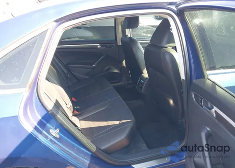 2016 Volkswagen Passat 1.8T Se z USA, uszkodzony, nr VIN 1VWBT7A32GC016272